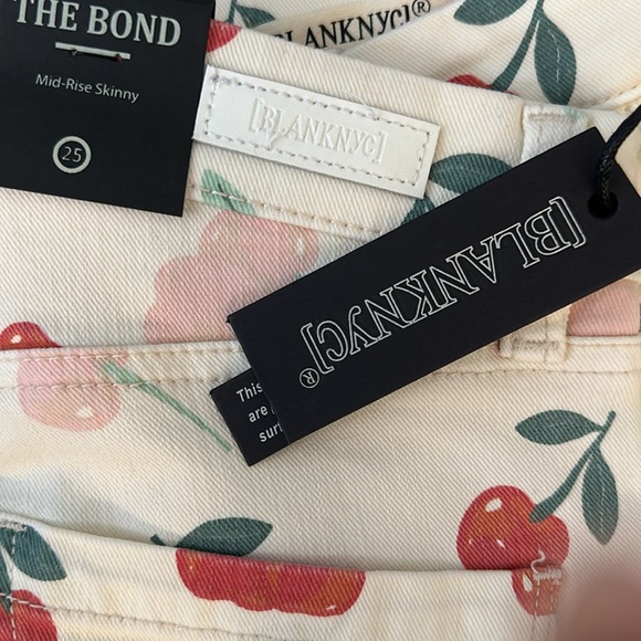 Blank NYC & Free People Natural Cherry Print Skinny Pants NWT - Picture 6 of 6